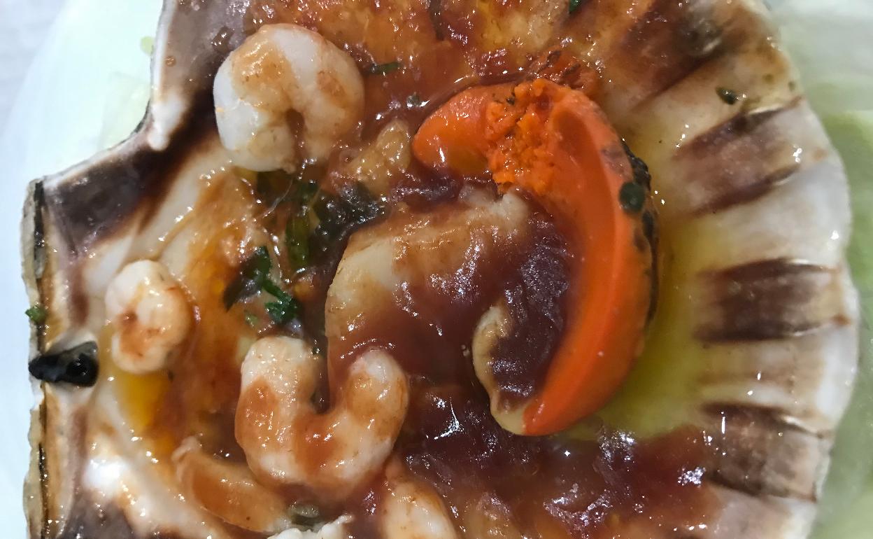Vista de una vieria, de los platos más afamados de la marisquería.
