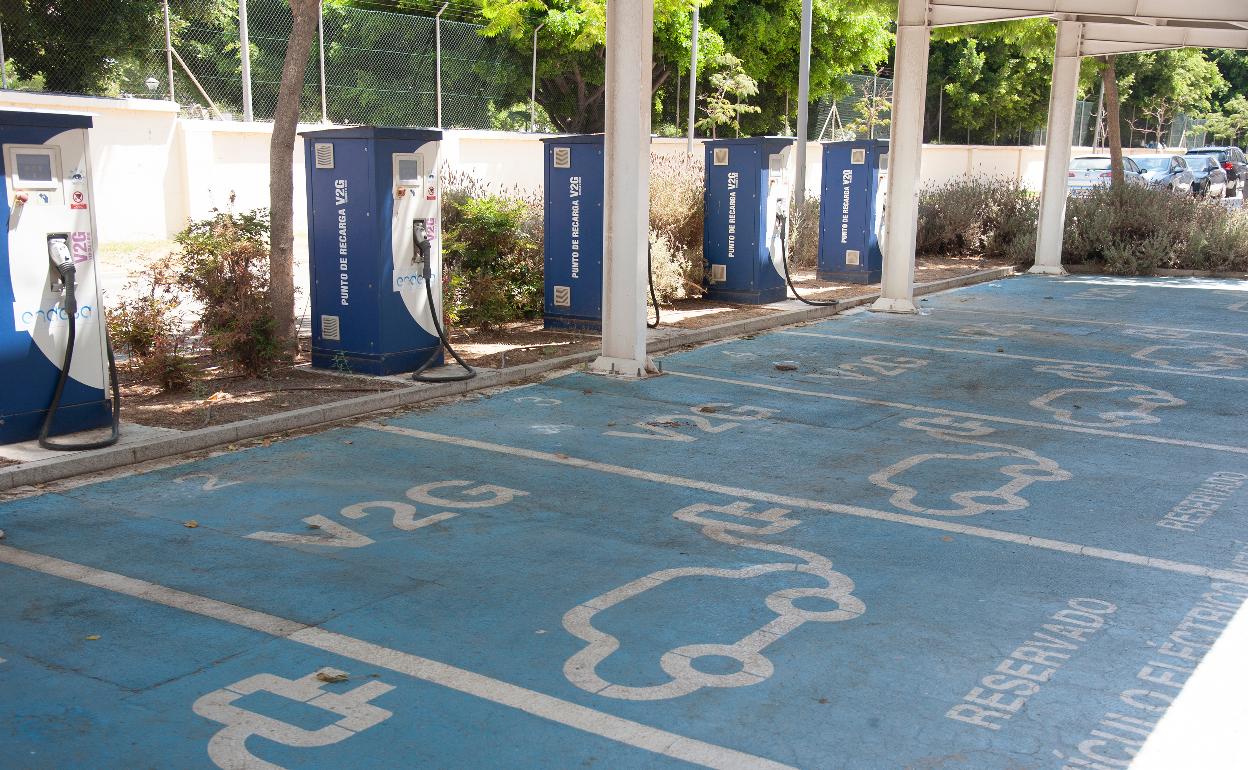 Los puntos de recarga Zem2All de Tabacalera, y los del resto de la ciudad, no están en uso.