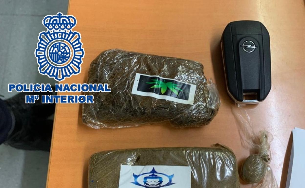 Detienen a dos británicos circulando con 188 gramos de hachís ocultos en el depósito de gasolina