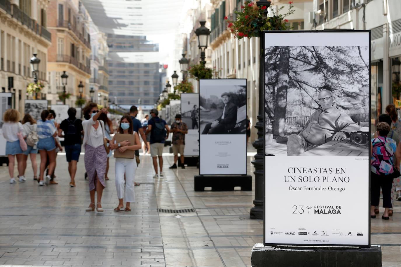 La exposición ‘Cineastas en un solo plano’ de Óscar Fernández Orengo podrá visitarse en calle Larios hasta el 30 de agosto