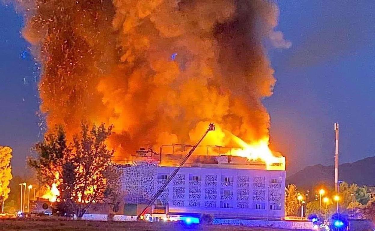 Vista del incendio. 