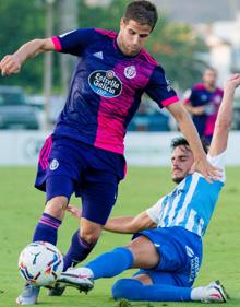 Imagen secundaria 2 - El Málaga echa a rodar con victoria ante el Valladolid (1-0)