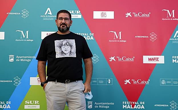 Imagen principal - El cocinero Dani García, en la presentación de 'La última cena' (2020). Ignacio Corrales, Francisco de la Torre y Juan Antonio Vigar durante la firma del acuerdo con Atresmedia. Manuel Álvarez Diestro, en la presentación del largometraje 'Trenes que van al mar' (2020).