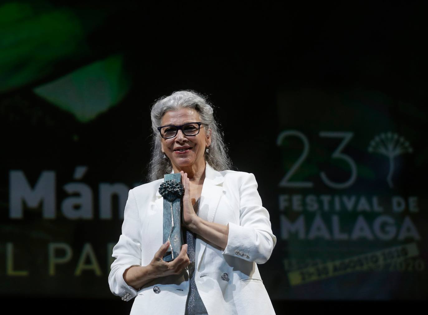 Kiti Mánver recibe el premio Biznaga 'Ciudad del Paraíso' del festival de Málaga 