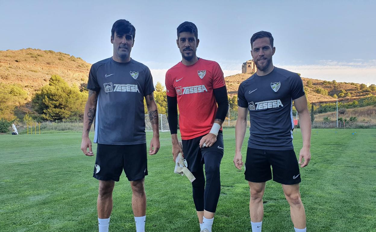 Escassi, Dani Barrio y Calero, hoy antes de su primer entrenamiento en Alhaurín el Grande. 