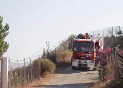 Imagen secundaria 1 - Estabilizado el incendio forestal en Moclinejo
