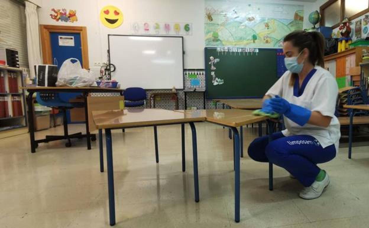 La Junta crea 1.800 plazas de profesores interinos adicionales como refuerzo contra la pandemia