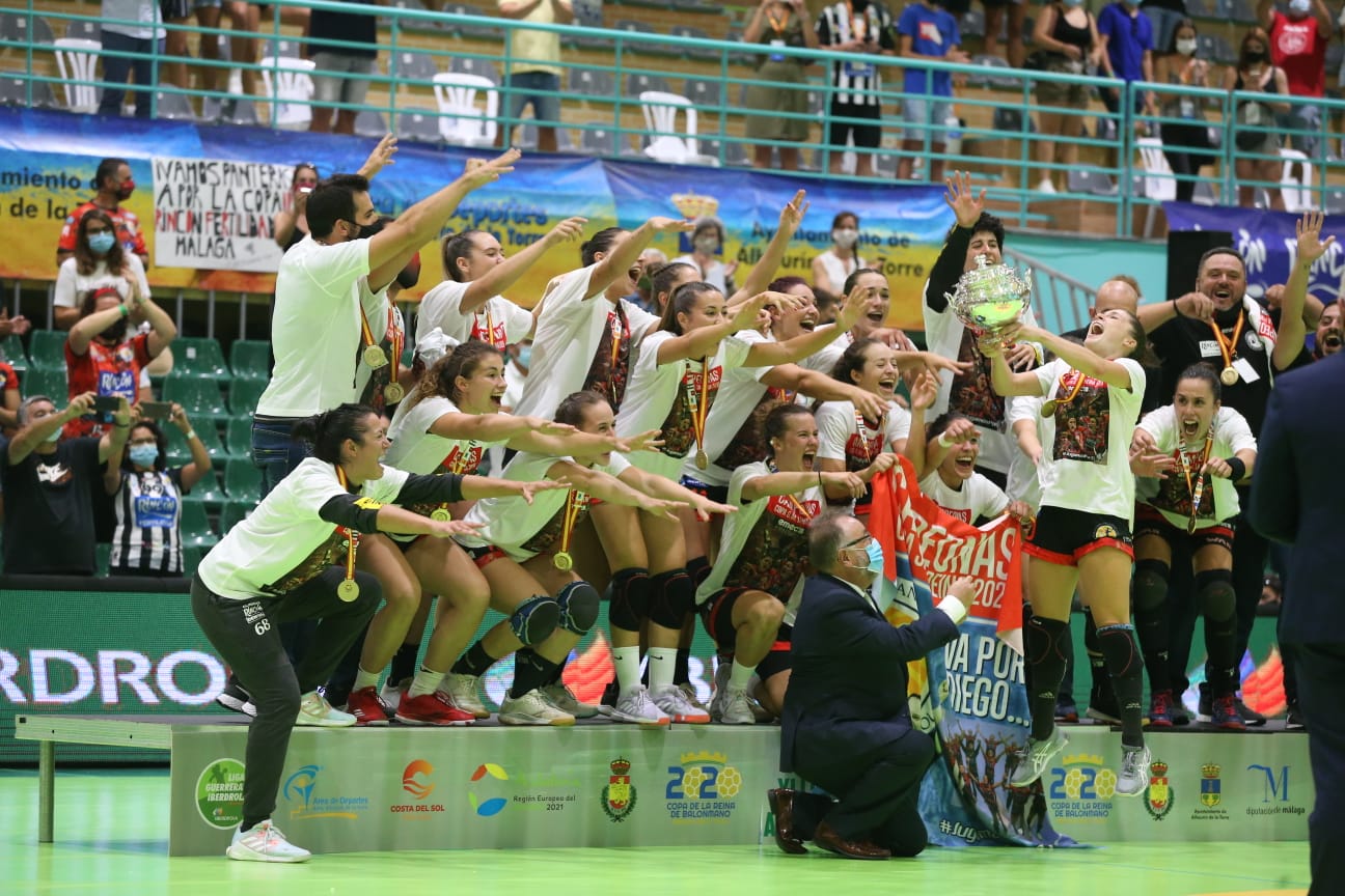 El Rincón Fertilidad se enfrentó al Balonmano Elche en Alhaurín de la Torre