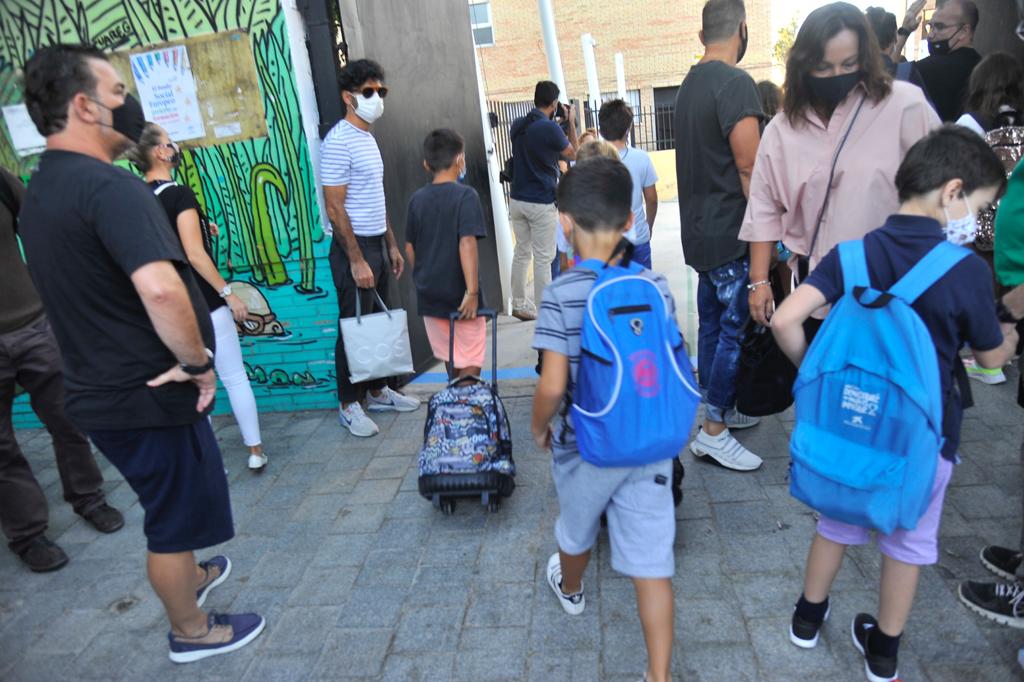 Fotos: Una vuelta al cole en Málaga marcada la incertidumbre de la pandemia