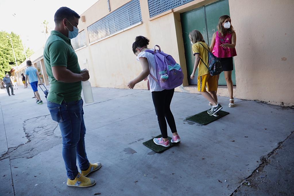 Fotos: Una vuelta al cole en Málaga marcada la incertidumbre de la pandemia