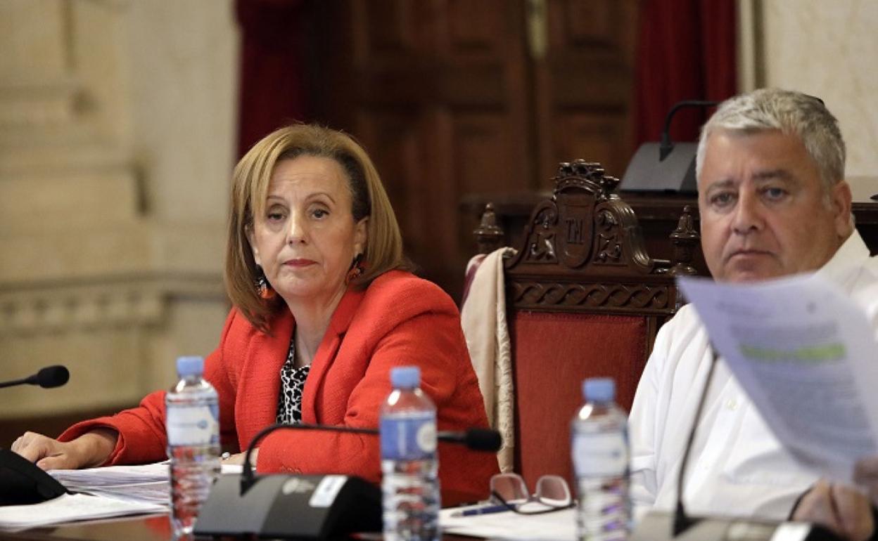 Begoña Medina, durante un pleno en el Ayuntamiento de Málaga. 