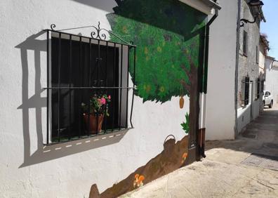 Imagen secundaria 1 - El pueblo de Cartajima se reinventa con originales murales
