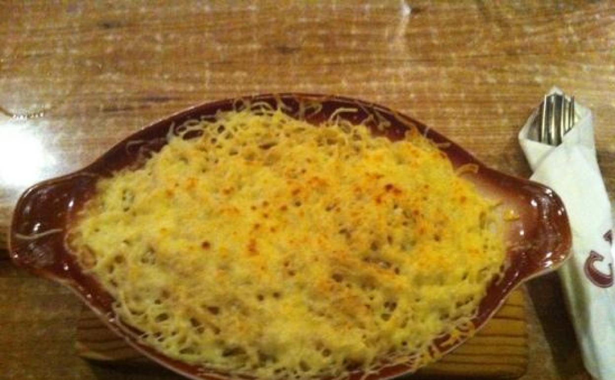 Vista de uno de los platos de pasta gratinados de Circus. 