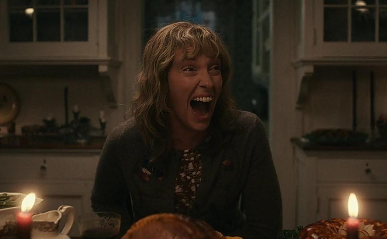 Toni Collette, en un fotograma del filme que acaba de estrenar Netflix. 