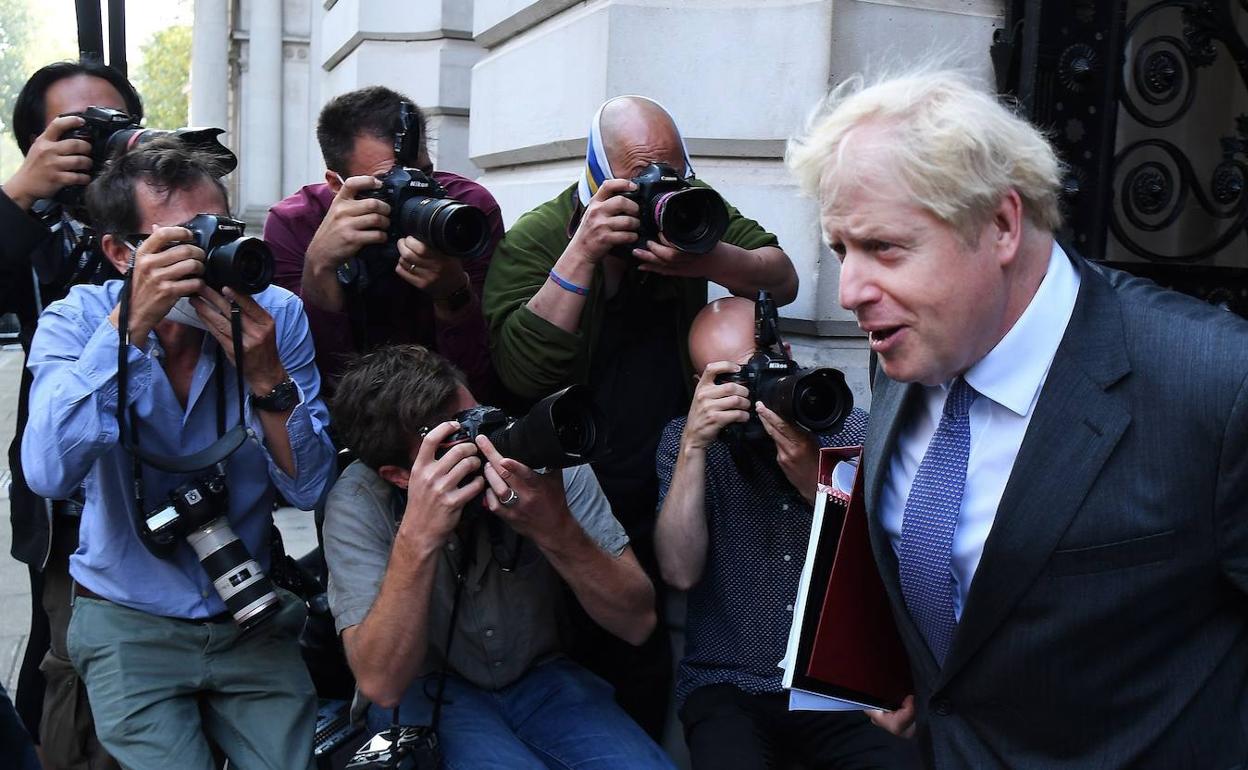 El primer ministro británico, Boris Johnson, a su llegada ayer a Downing Street tras asistir a una reunión del Gabinete.