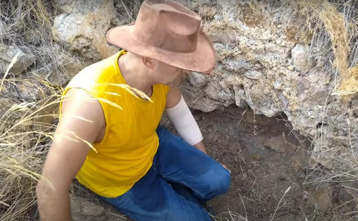 Capturas de pantalla del canal del 'youtiber'. 