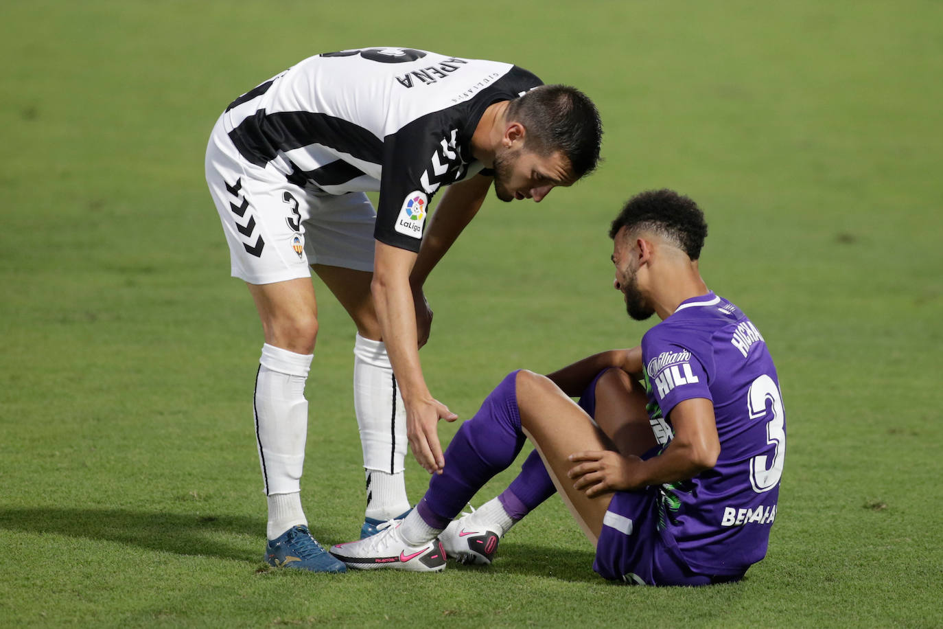 El Málaga logra su primer triunfo de la temporada. 