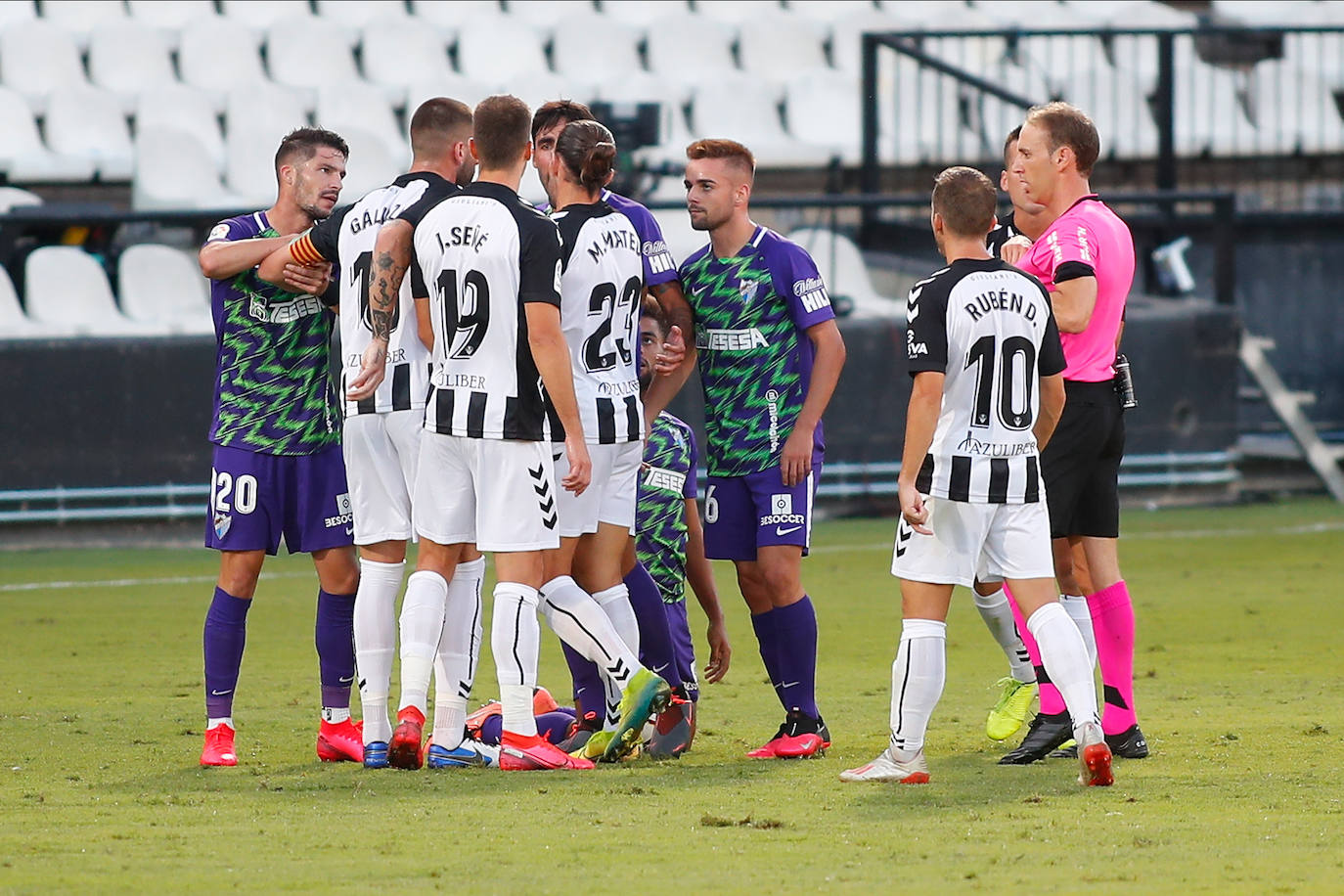 El Málaga logra su primer triunfo de la temporada. 