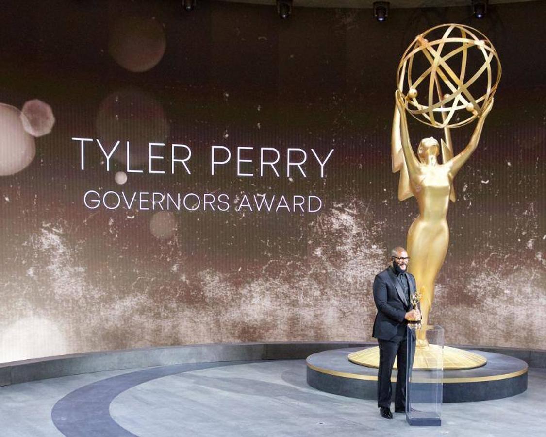 Tyler Perry recoge el premios Governors.