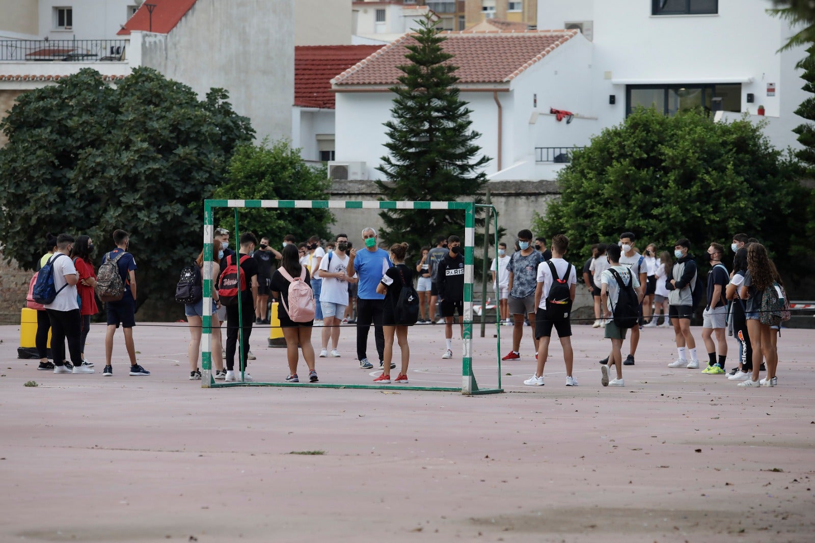 Los institutos públicos de Málaga han optado en su mayoría por la incorporación progresiva de los alumnos. Hoy también comienza el curso en enseñanzas artísticas superiores y escuelas de idiomas