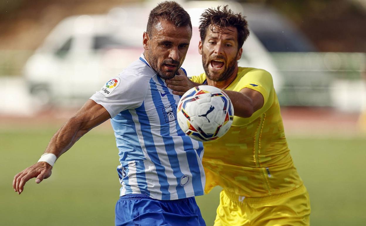 Orlando Sá, en una acción en un duelo de este verano ante el Alcorcón. 