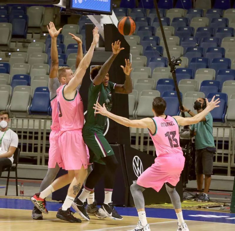 El Unicaja hizo una buena primera mitad, pero fue de más a menos y perdió su segundo partido 