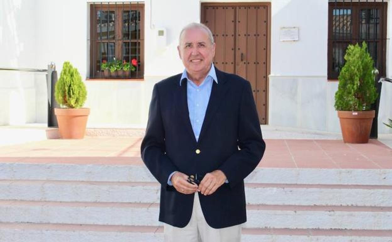 Antonio Souvirón es médico con plaza en el centro de salud de El Palo. 