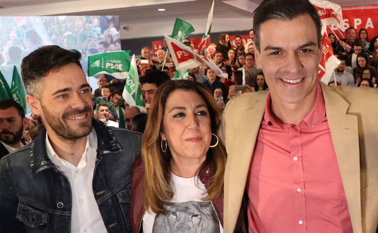 Felipe Sicilia, Susana Díaz y Pedro Sánchez, en un mitin de 2019. 