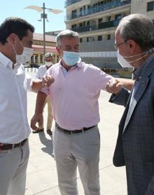 Imagen secundaria 2 - Juanma Moreno anuncia que habrá nuevas medidas para frenar el avance del coronavirus a partir del martes