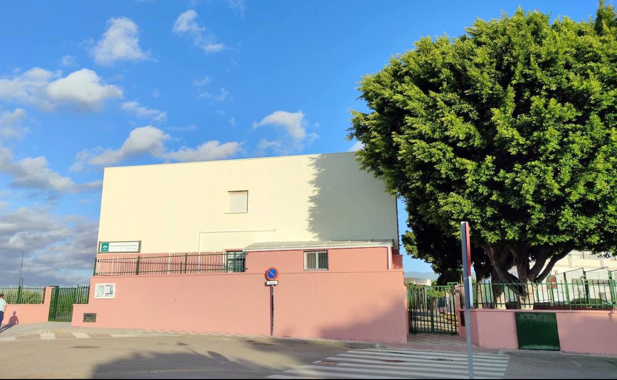 Dos parcelas municipales para la ampliación del colegio Ramón Lago de Cancelada en Estepona