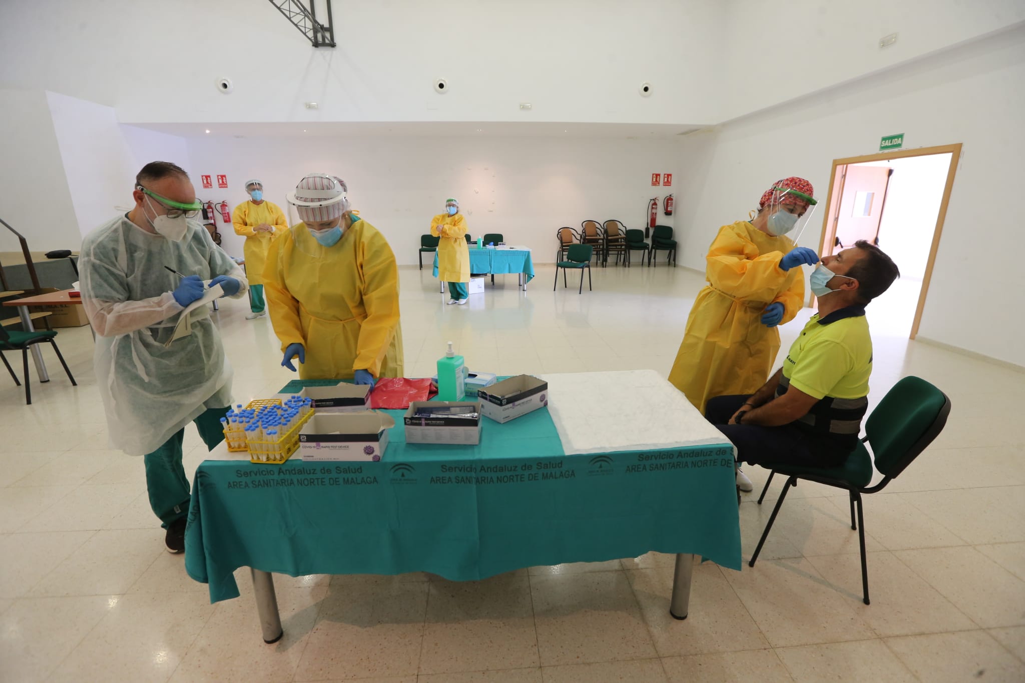 604 vecinos de ambos municipios se someten a un cribado que determinará la incidencia de coronavirus en estos pueblos. En la foto, pruebas en Sierra de Yeguas.