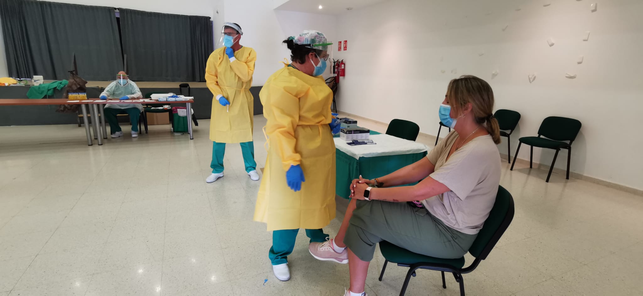 604 vecinos de ambos municipios se someten a un cribado que determinará la incidencia de coronavirus en estos pueblos. En la foto, pruebas en Sierra de Yeguas.