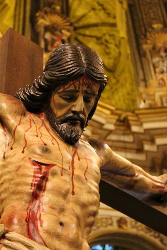 El Cristo Mutilado (ahora llamado de la Clemencia) ha recuperado la pierna derecha y el pie izquierdo.