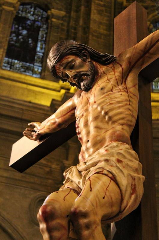 El Cristo Mutilado (ahora llamado de la Clemencia) ha recuperado la pierna derecha y el pie izquierdo.