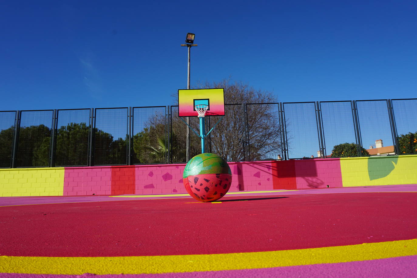 El reto del malagueño Javier García revoluciona el concepto de pistas deportivas