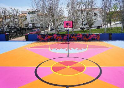 Imagen secundaria 1 - Víctor García, el malagueño que alegra el baloncesto