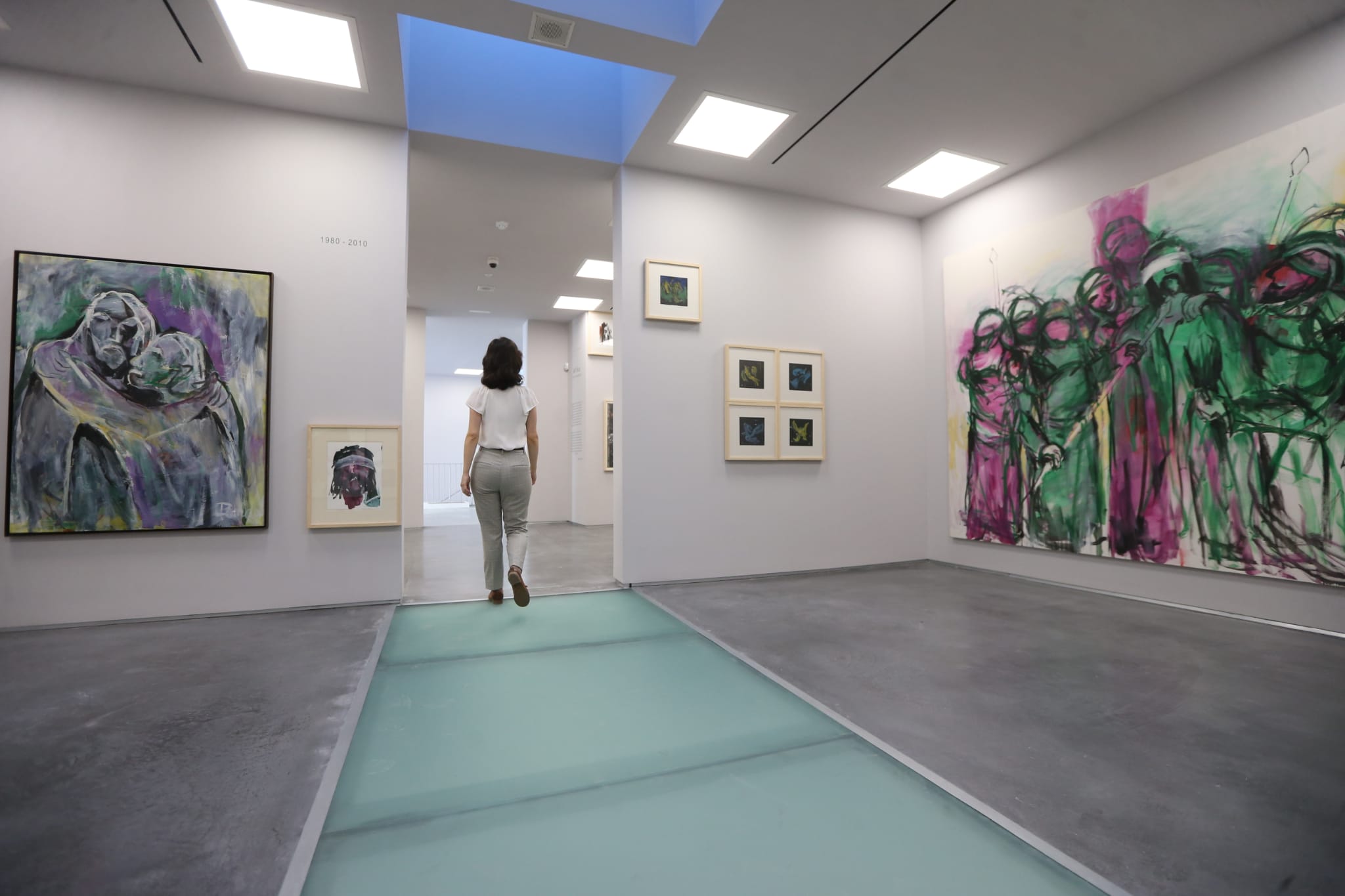 El equipamiento cultural estrena su ampliación de 400 metros cuadrados con un amplio montaje sobre la trayectoria del artista malagueño