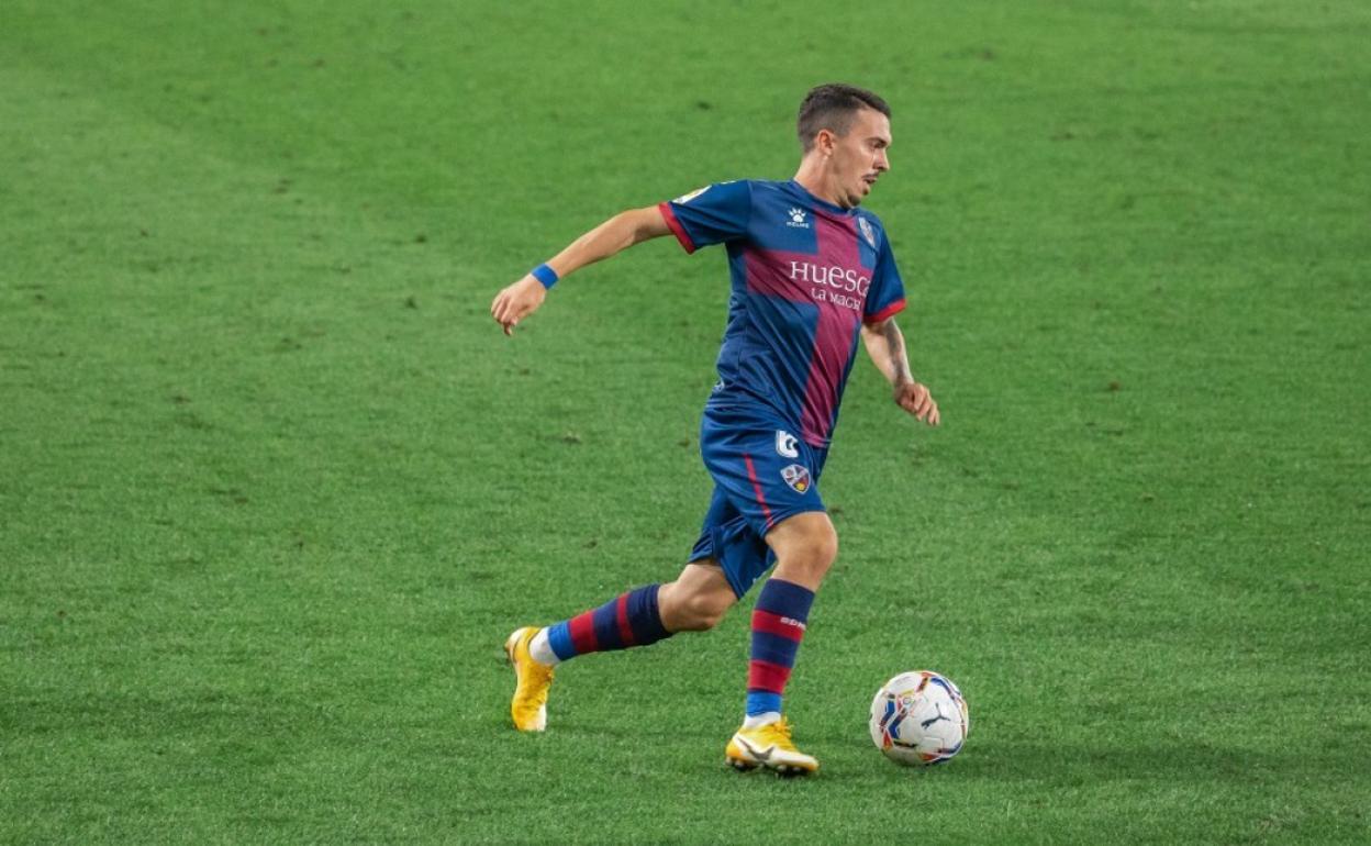 Joaquín, en un partido con el Huesca. 