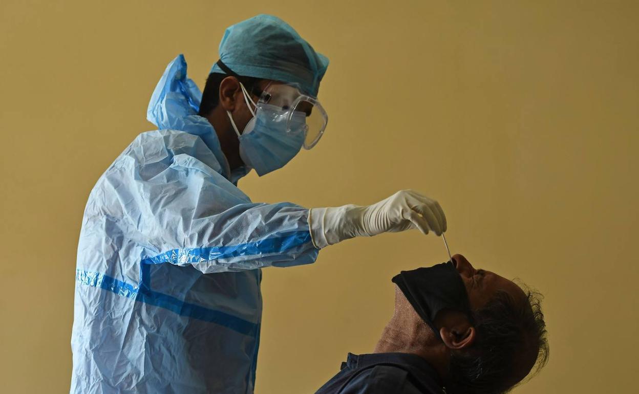 Andalucía hará test rápidos a los alumnos sospechosos de tener coronavirus