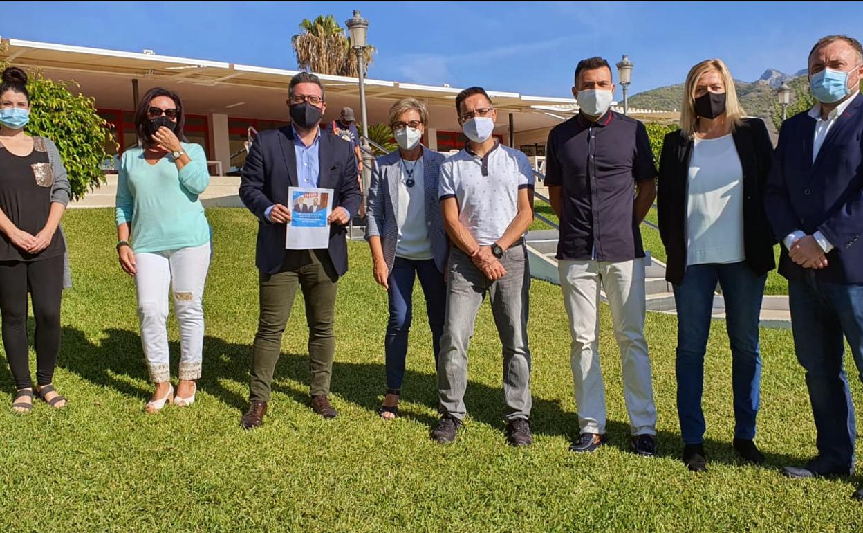 Ediles y diputados del PSOE, en el Parador de Nerja. 