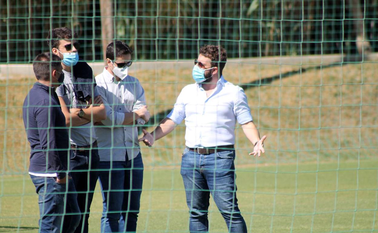 Víctor Moreno (derecha), en un entrenamiento. 