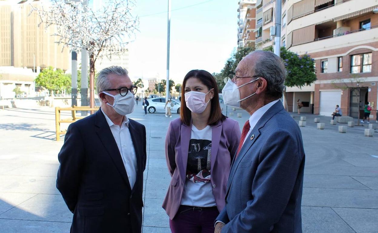 José Luis Díaz Noriega, gerente del CAC, Noelia Losada y Francisco de la Torre. 