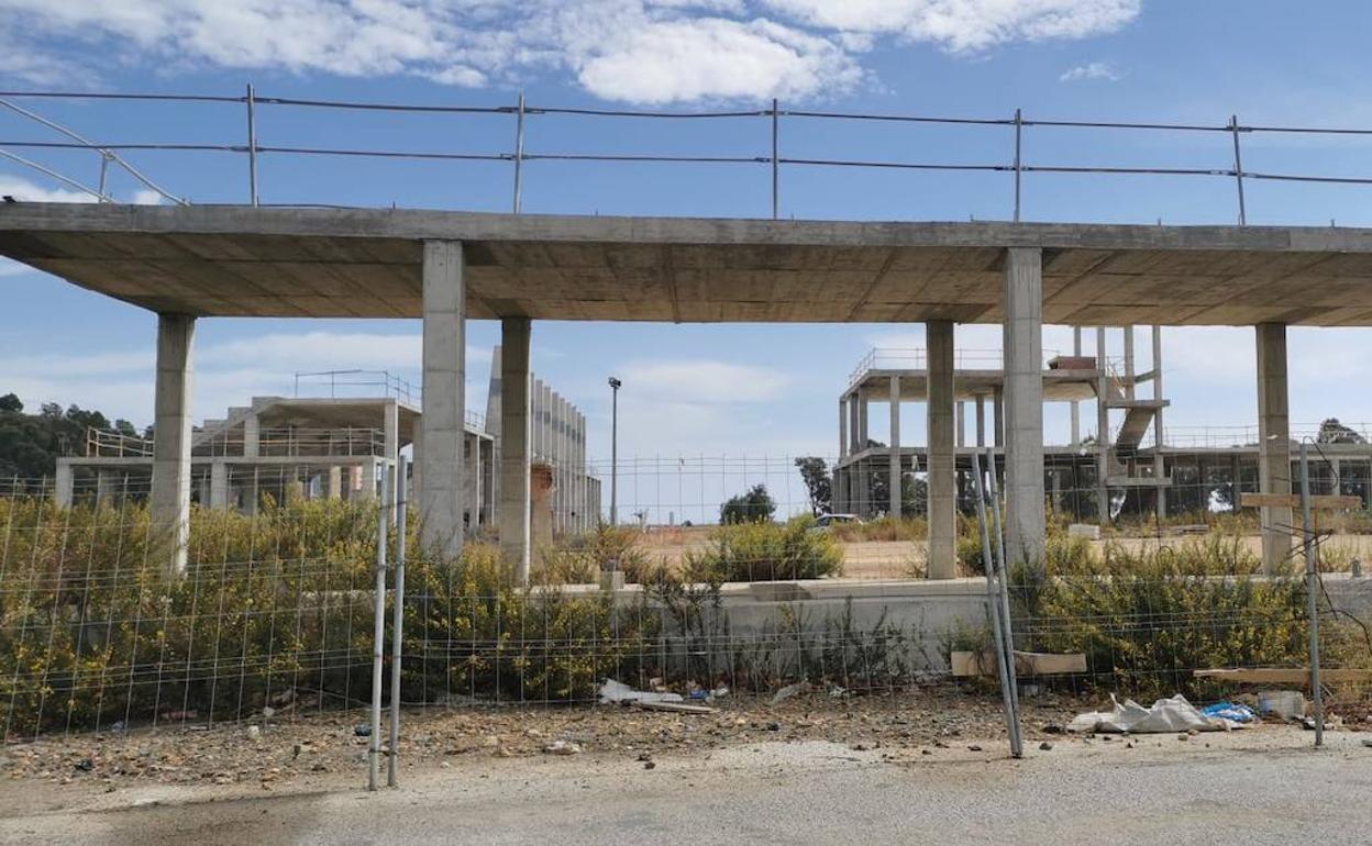 Las obras de La Academia en Arraijanal siguen abandonadas, como se ve en la imagen tomada ayer. 