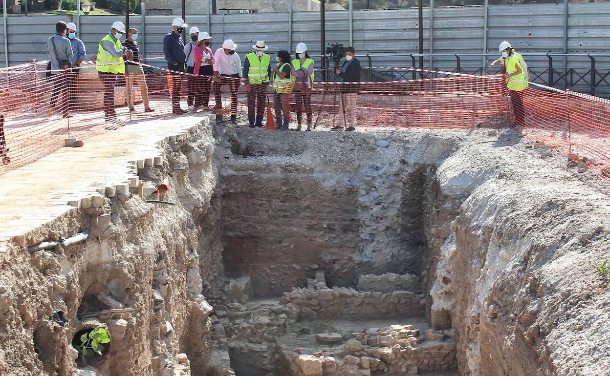 Demolida la cochambre, queda al aire el futuro de la parcela del Astoria. 