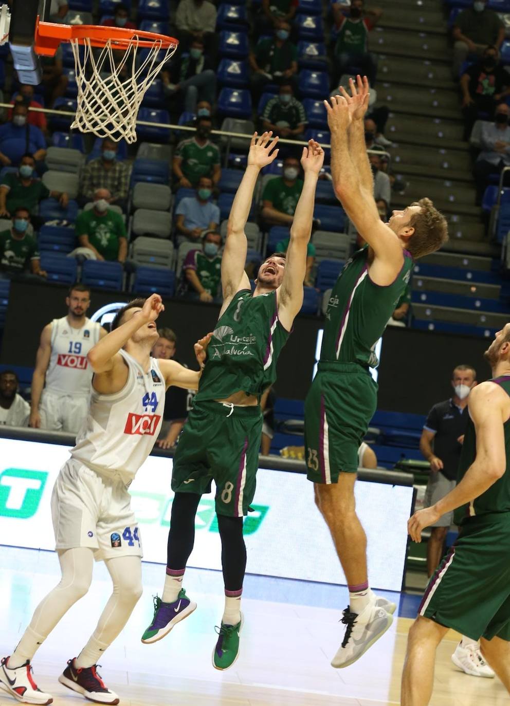 El Unicaja afrontó el encuentro con 11 profesionales 