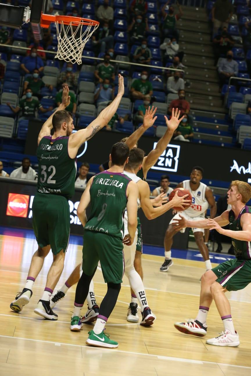 El Unicaja afrontó el encuentro con 11 profesionales 