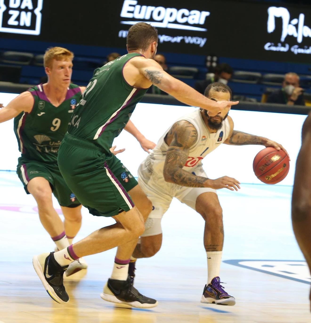 El Unicaja afrontó el encuentro con 11 profesionales 