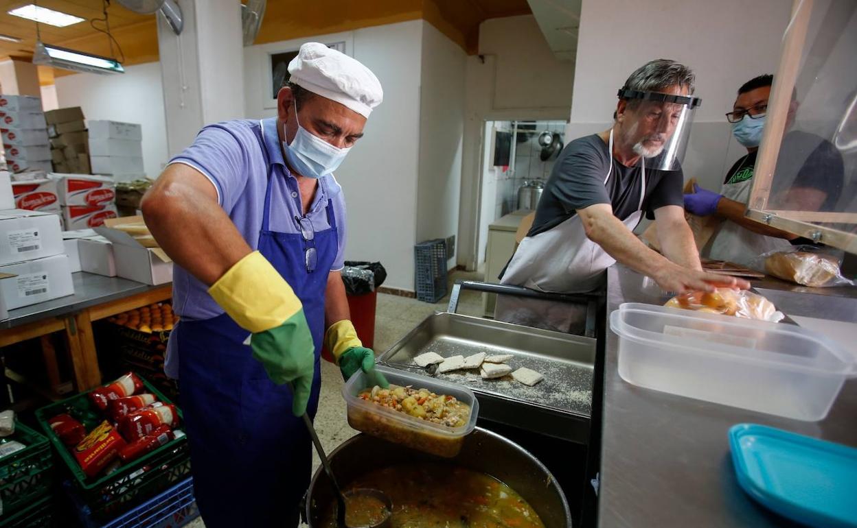 Equipo de voluntarios del comedor social Yo Soy Tú.