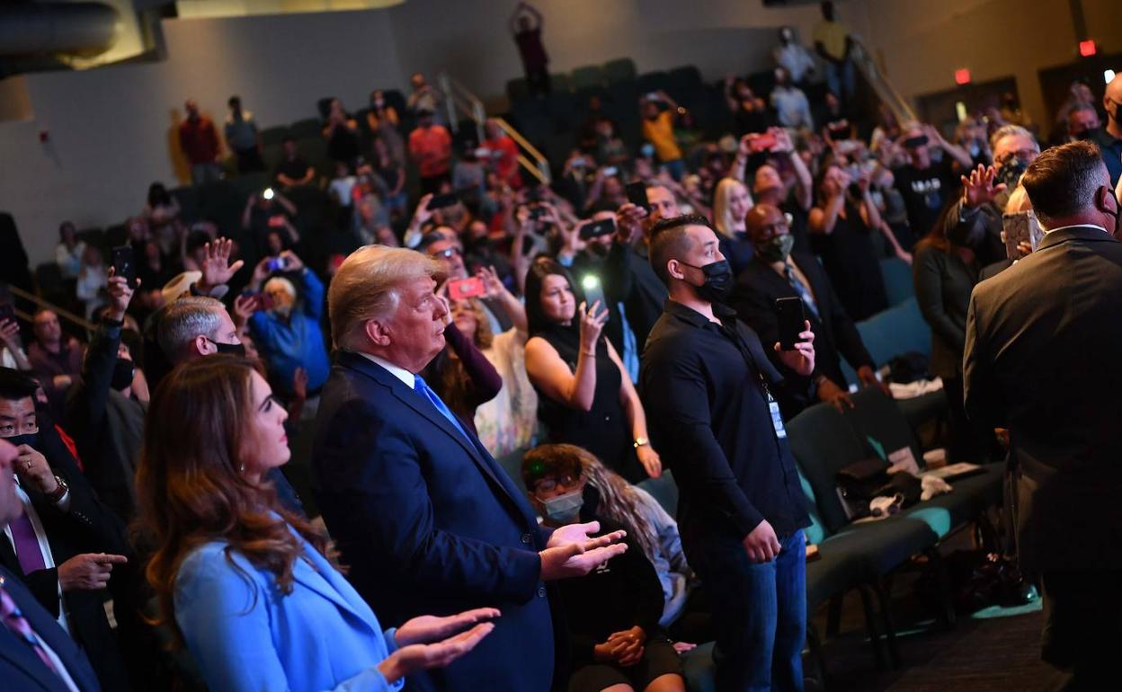 El presidente estadounidense, Donald Trump, durante una misa celebrada el pasado domingo en la Iglesia Internacional de Las Vegas, Nevada.