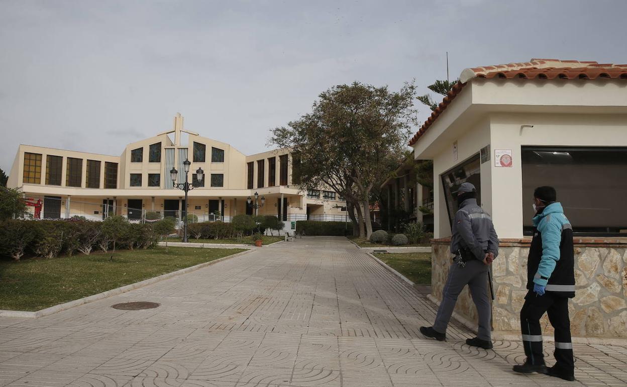 Los cementerios de Málaga amplían sus horarios para escalonar las visitas por el Día de Todos los Santos